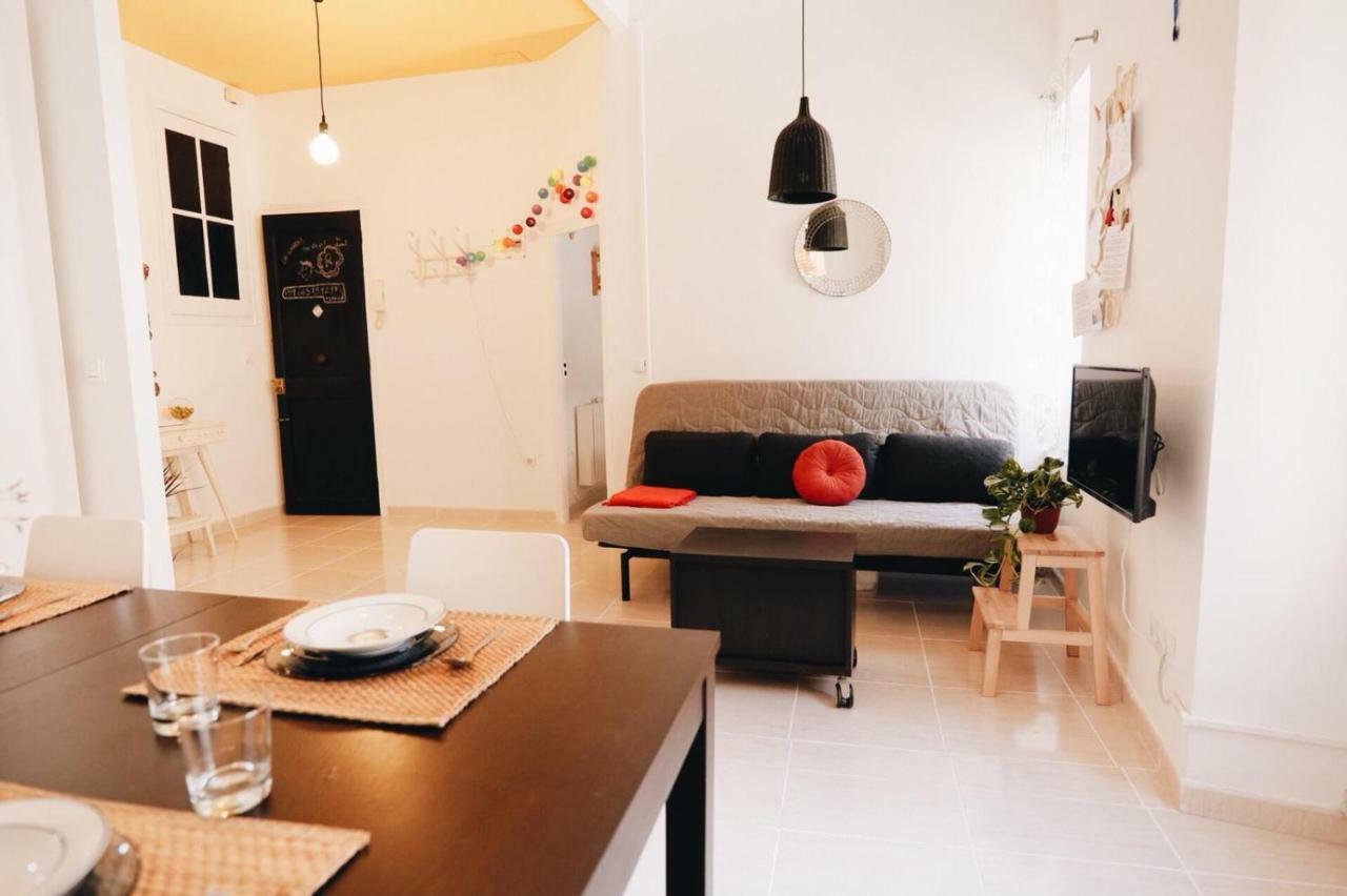 Amparito Apartment - Casc Antic タラゴナ エクステリア 写真